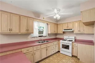 2107 Lynwood Dr, Hopewell Township, PA 15001 - Photo 9