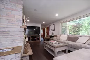 109 Oak Ridge Dr, Penn Township, PA 16002 - Photo 11