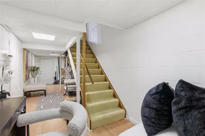 110 Longvue Dr, White Oak, PA 15131 - Photo 27