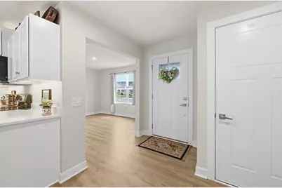 789 Oliver St, Lancaster Township, PA 16037 - Photo 5