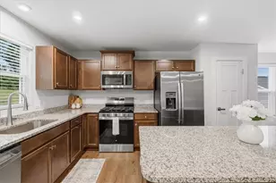 174 Olivia Dr, Center Township, PA 15061 - Photo 9