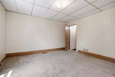 2016 Tustin St, Pittsburgh, PA 15219 - Photo 17