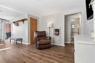 5221 Springdale Dr, Pittsburgh, PA 15236 - Photo 9