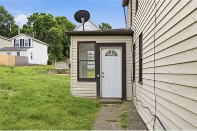2906 Chester St, McKeesport, PA 15132 - Photo 3