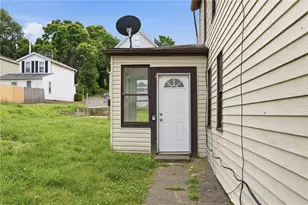2906 Chester St, McKeesport, PA 15132 - Photo 3