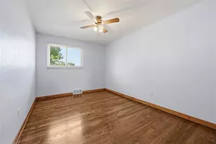 5023 Carlyn Dr, Pittsburgh, PA 15236 - Photo 13