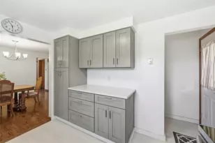 5023 Carlyn Dr, Pittsburgh, PA 15236 - Photo 9