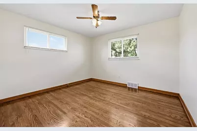 5023 Carlyn Dr, Pittsburgh, PA 15236 - Photo 15