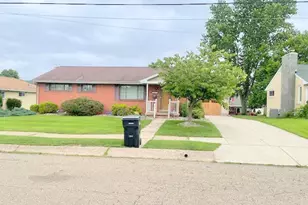 506 Ritchie Pl, Aliquippa, PA 15001 - Photo 1