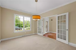 1557 Staunton Dr, Moon/Crescent Twp, PA 15108 - Photo 5