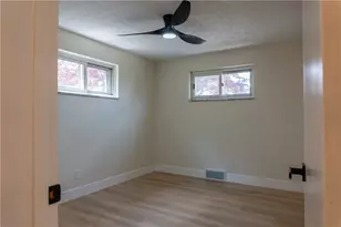 2107 Plainview Ave, Pittsburgh, PA 15226 - Photo 9