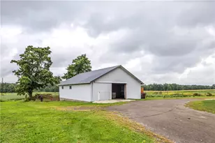 334 Dutch Ln, Wilmington Township, PA 16142 - Photo 3