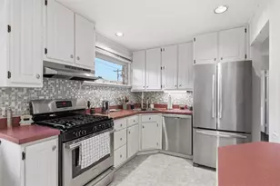 2604 Milford Dr, Bethel Park, PA 15102 - Photo 9