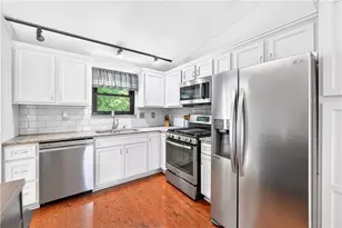 111 Meadow Ct, Ross Twp, PA 15229 - Photo 5