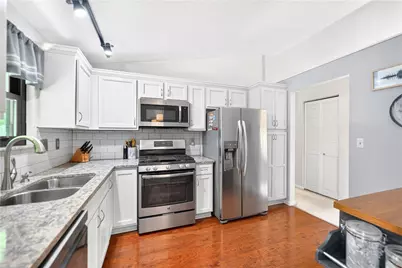 111 Meadow Ct, Ross Twp, PA 15229 - Photo 7