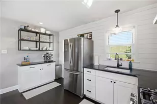 1784 Woodside Dr, Economy, PA 15003 - Photo 9