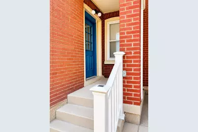 224 S Pacific Ave #2R, Friendship Park, PA 15224 - Photo 3