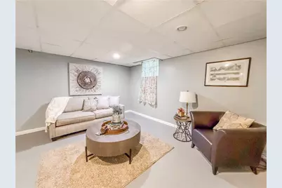 951 Logan Rd, Bethel Park, PA 15102 - Photo 27