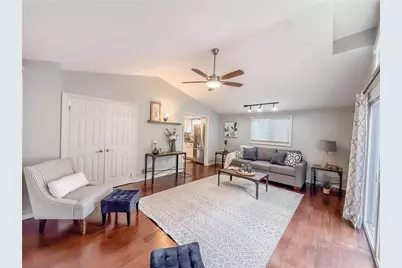 951 Logan Rd, Bethel Park, PA 15102 - Photo 17