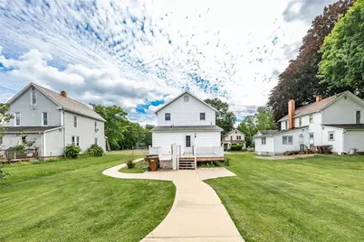 225 E Pine St, Grove City Boro, PA 16127 - Photo 7