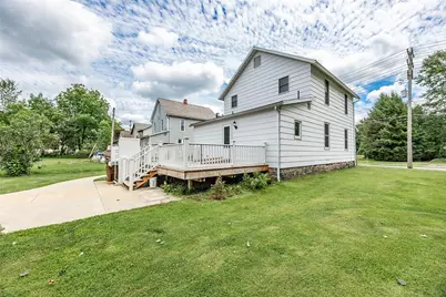 225 E Pine St, Grove City Boro, PA 16127 - Photo 5