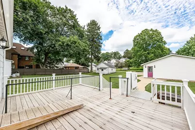 225 E Pine St, Grove City Boro, PA 16127 - Photo 9