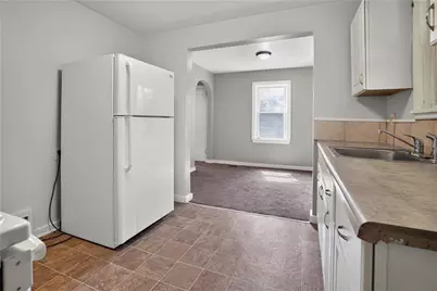 2137 Village Dr, Pittsburgh, PA 15221 - Photo 17