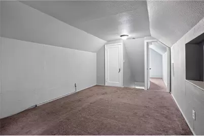 2137 Village Dr, Pittsburgh, PA 15221 - Photo 31