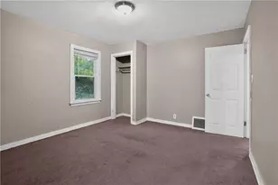 2137 Village Dr, Pittsburgh, PA 15221 - Photo 27
