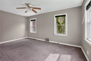 2137 Village Dr, Pittsburgh, PA 15221 - Photo 11