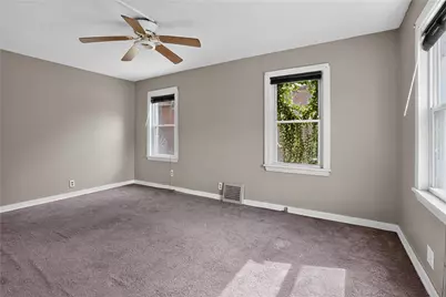 2137 Village Dr, Pittsburgh, PA 15221 - Photo 11