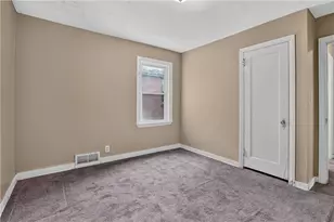 2137 Village Dr, Pittsburgh, PA 15221 - Photo 19