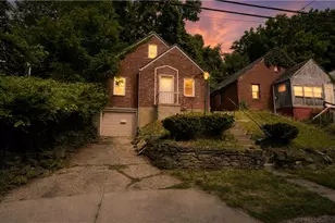 2137 Village Dr, Pittsburgh, PA 15221 - Photo 3