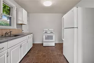 2137 Village Dr, Pittsburgh, PA 15221 - Photo 15