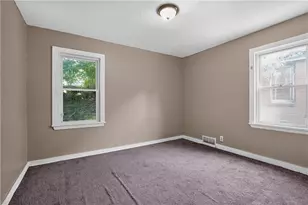 2137 Village Dr, Pittsburgh, PA 15221 - Photo 23