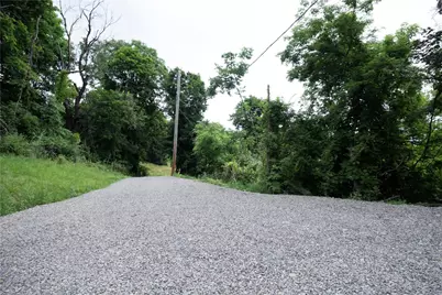 1165 Kings Ln, Coraopolis, PA 15108 - Photo 5