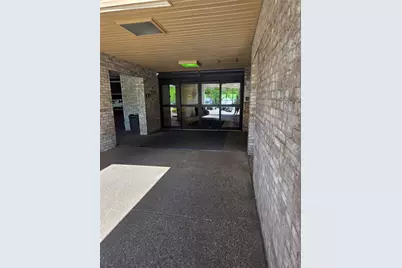 2120 Greentree Road #102E, Scott Township, PA 15220 - Photo 3