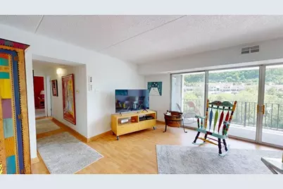 2120 Greentree Road #102E, Scott Township, PA 15220 - Photo 9