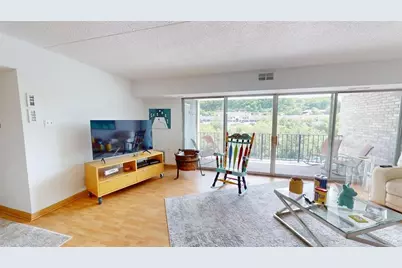 2120 Greentree Road #102E, Scott Township, PA 15220 - Photo 5