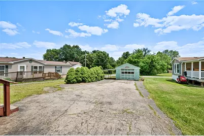 211 E South St, Carmichaels-Cumberland, PA 15320 - Photo 25