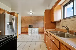 211 E South St, Carmichaels-Cumberland, PA 15320 - Photo 17