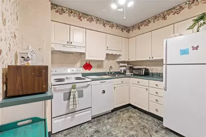 2120 Greentree #408E, Scott Township, PA 15220 - Photo 9