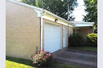 309 Beechwood Ave, Farrell, PA 16121 - Photo 21
