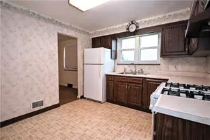 2105 Ridge Rd, Elizabeth Twp/Boro, PA 15135 - Photo 11