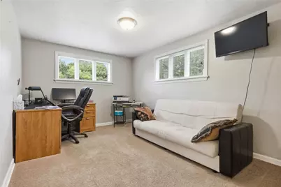 402 Glenrock Dr, Bethel Park, PA 15102 - Photo 25
