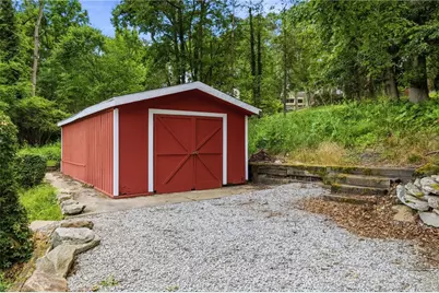 402 Glenrock Dr, Bethel Park, PA 15102 - Photo 35