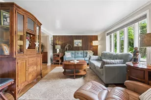 402 Glenrock Dr, Bethel Park, PA 15102 - Photo 5