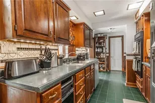 203 Glenfield Dr, Pittsburgh, PA 15235 - Photo 9