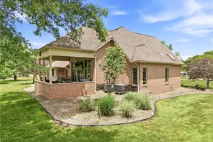 982 Lexington Dr, Hermitage, PA 16148 - Photo 7