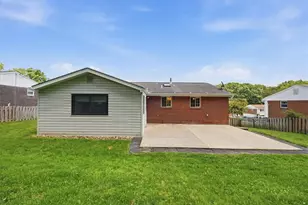 722 Redstone Dr, Pittsburgh, PA 15101 - Photo 27